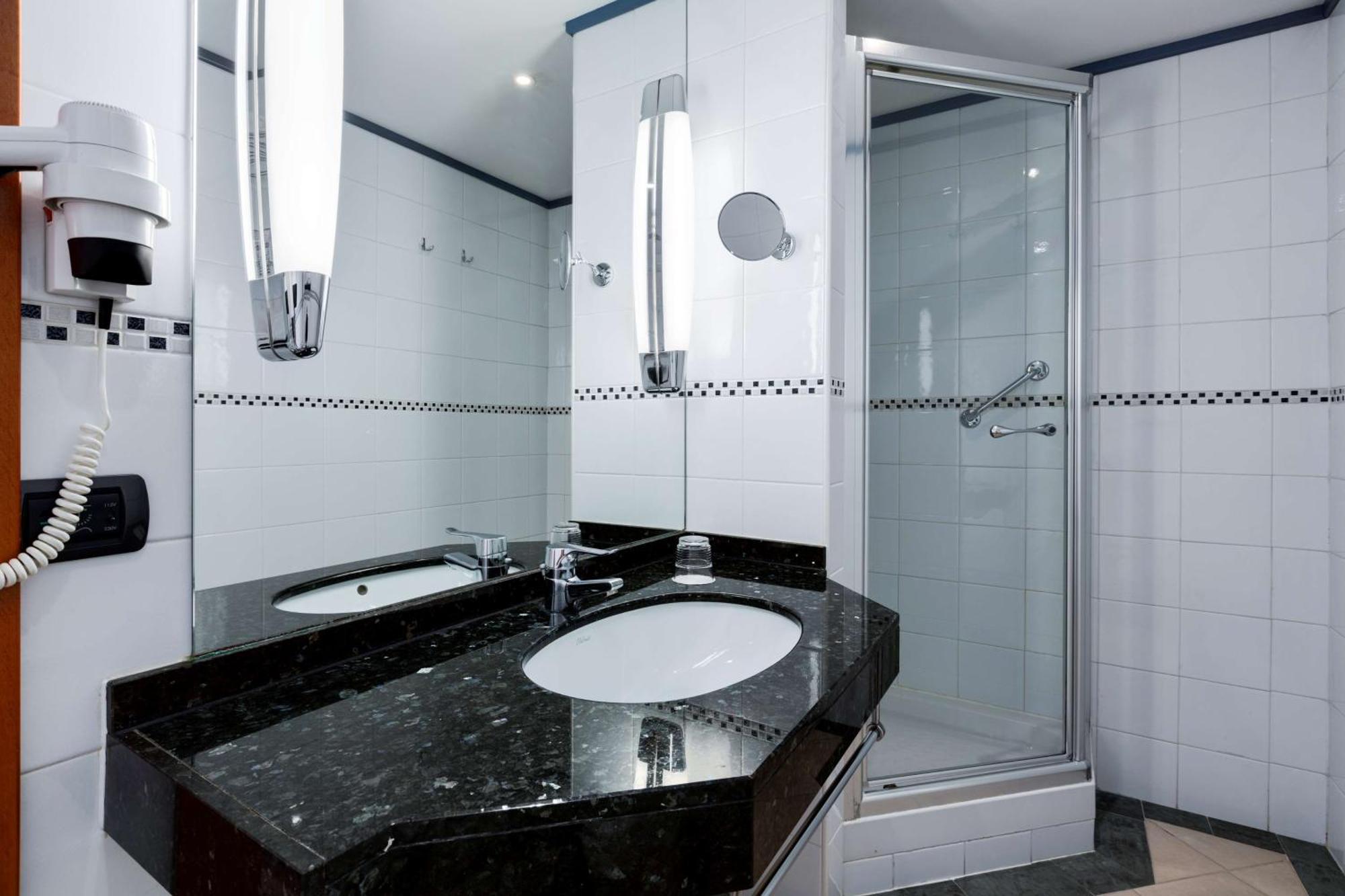 Hotel Nh Collection Brussels Centre Esterno foto